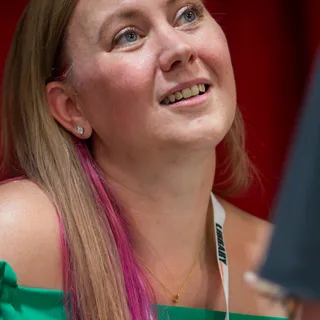 Portrait of Rebecca Yarros